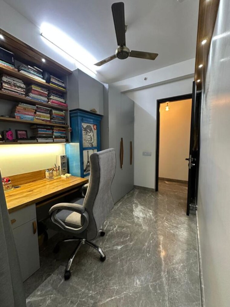  Parking, amanora-gateway-towers 2.5 Bedroom 1200 Sq.Ft. Apartment In Hadapsar Pune 10346503