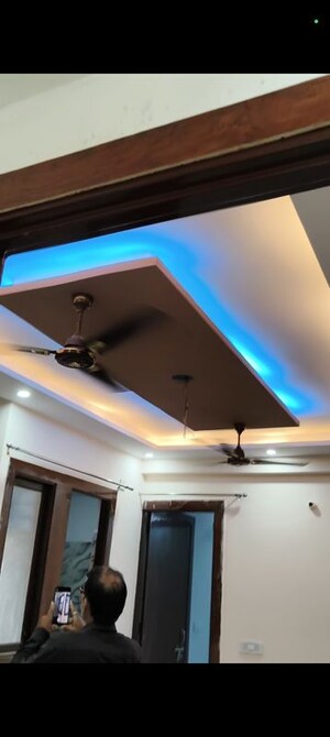 Furnished Amenities in 2 BHK Builder Floor at Govindpuram – for Sale