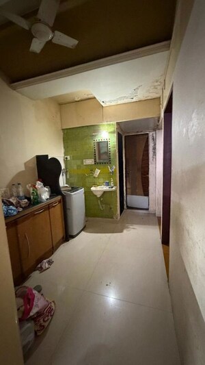 Room in 2 BHK Apartment at Santacruz West – for Rent
