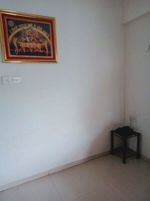 Room in 2 BHK Apartment at Dreams Aakruti, Hadapsar – for Rent