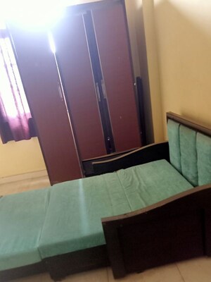 Furnished Amenities in 2 BHK Independent House at Aliganj – for Rent