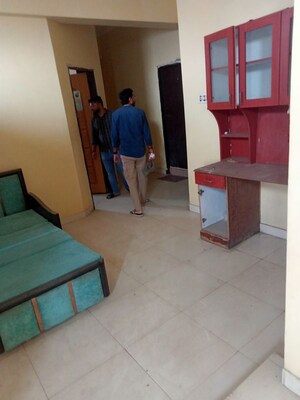 Room in 2 BHK Independent House at Aliganj – for Rent