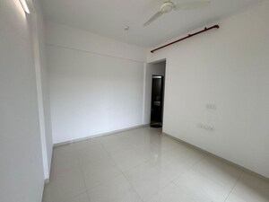 Room in 2 BHK Apartment at Runwal The Central Park, Chinchwad – for Rent