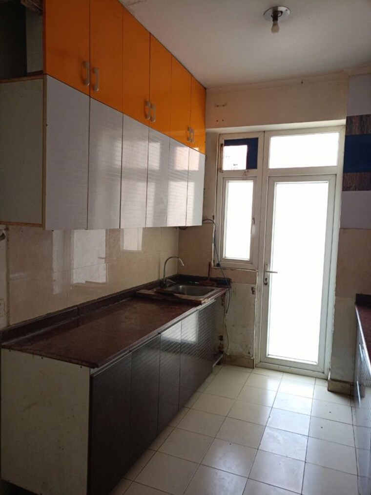 Kitchen, pioneer-park-phase-1 3 Bedroom 2060 Sq.Ft. Apartment In Sector 61 Gurgaon 10346563