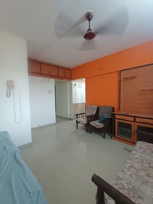 Room in 1 BHK Apartment at Mahalaxmi Vihar, Vishrantwadi – for Rent