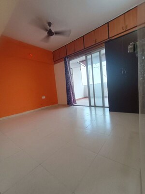Room in 1 BHK Apartment at Mahalaxmi Vihar, Vishrantwadi – for Rent