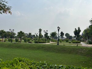  Plot – Garden View at BPTP Parkland Pride, Sector 77 - for Sale