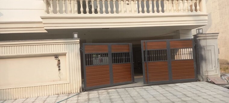 Exterior View, parklands 3 Bedroom 250 Sq.Yd. Builder Floor In Sector 85 Faridabad 10346589