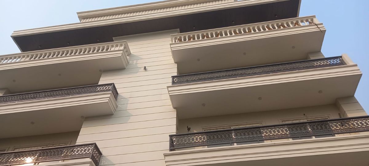 3 BHK + Servant Room Builder Floor For Rent in Parklands
