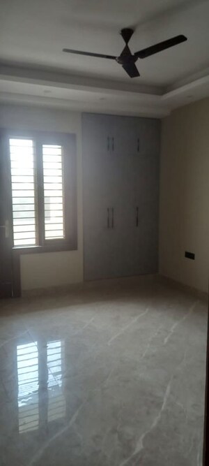 Room in 3 BHK Builder Floor at Parklands, Sector 85 – for Rent