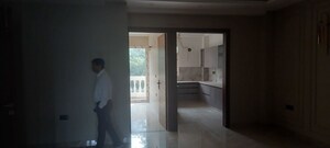Room in 3 BHK Builder Floor at Parklands, Sector 85 – for Rent
