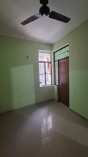 Room in 1 BHK Apartment at Sector 10 Greater Noida – for Sale
