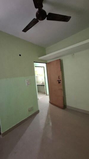 Room in 1 BHK Apartment at Sector 10 Greater Noida – for Sale