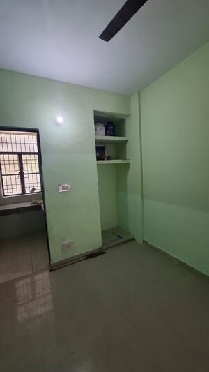 Room in 1 BHK Apartment at Sector 10 Greater Noida – for Sale