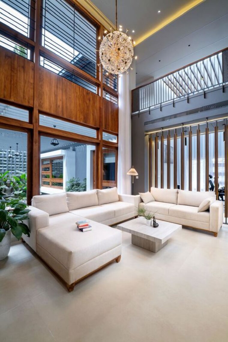 Living Room, aranattukara 4 Bedroom 8052 Sq.Ft. Independent House In Aranattukara Thrissur 10346635