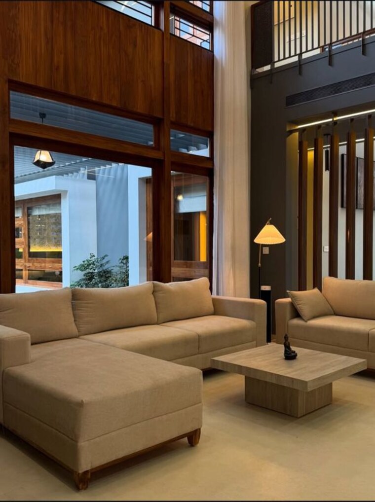 Living Room, aranattukara 4 Bedroom 8052 Sq.Ft. Independent House In Aranattukara Thrissur 10346635