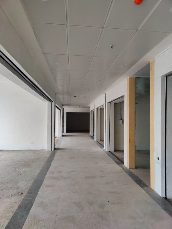 Showroom For Rent in EM Bypass