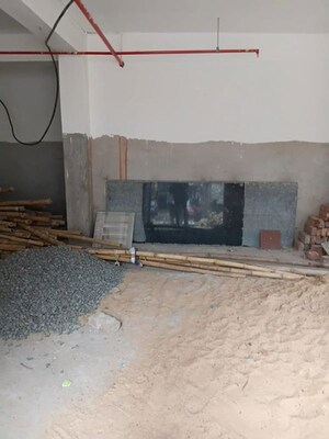  Showroom – Exterior View View at Em Bypass - for Rent