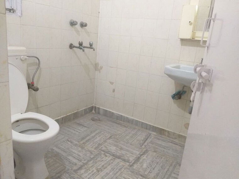 Bathroom, dwarka 3 Bedroom 1650 Sq.Ft. Apartment In Dwarka Delhi 10346642