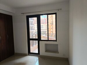 Room in 2 BHK Apartment at RG Luxury Homes, Sector 16b Greater Noida – for Rent