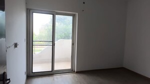 Room in 4 BHK Penthouse at Bptp Park Floors I, Sector 77 – for Sale