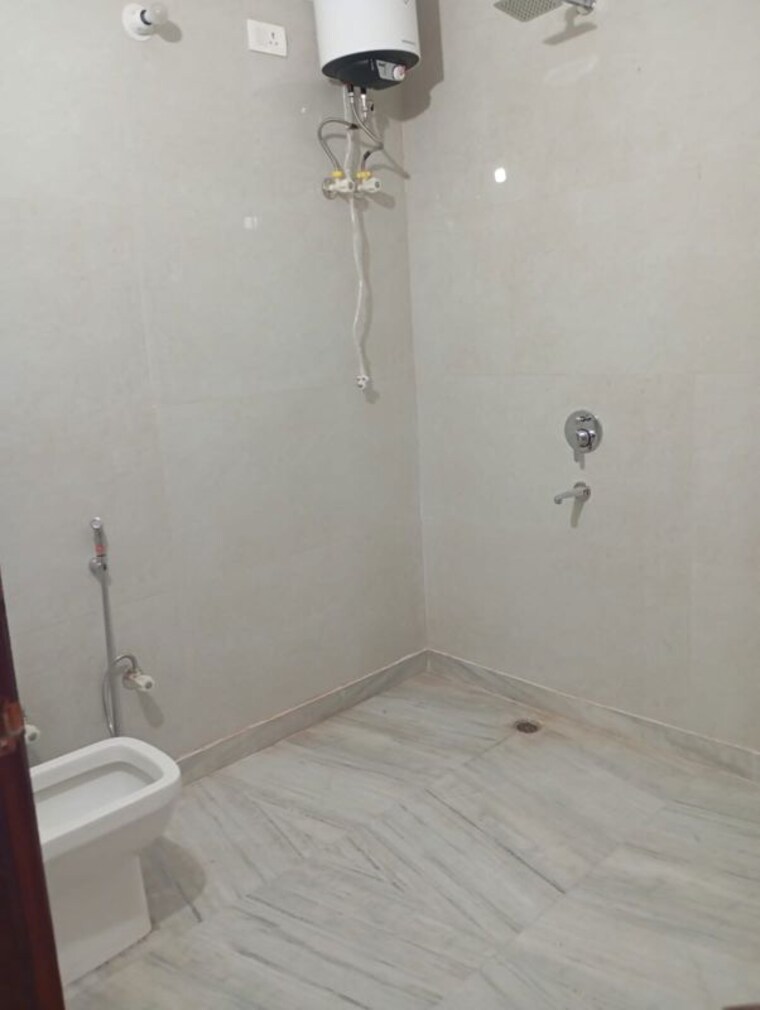 Bathroom, bptp-park-floors-i 4 Bedroom 278 Sq.Yd. Penthouse In Sector 77 Faridabad 10346291