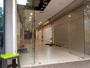 Showroom For Rent in Park Street