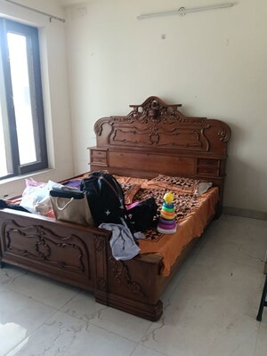 Furnished Amenities in 2 BHK Builder Floor at Ansal Plaza Sector-23, Sector 23 – for Rent