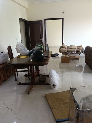 Team Area in 2 BHK Builder Floor at Ansal Plaza Sector-23, Sector 23 – for Rent