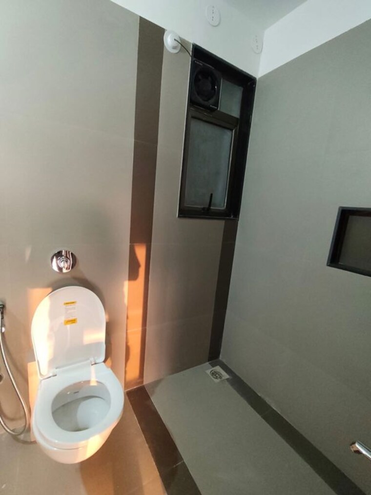 Bathroom, osian-almanova 3 Bedroom 1500 Sq.Ft. Apartment In Mundhwa Pune 10346720