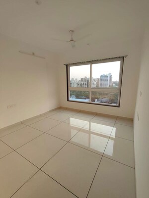 Room in 3 BHK Apartment at Osian Almanova, Mundhwa – for Rent
