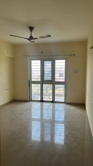 Room in 2 BHK Apartment at Choice 24 Goodwill, Dhanori – for Rent
