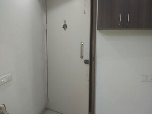 Room in 2.5 BHK Apartment at Nirala Aspire, Sector 16 Greater Noida – for Sale