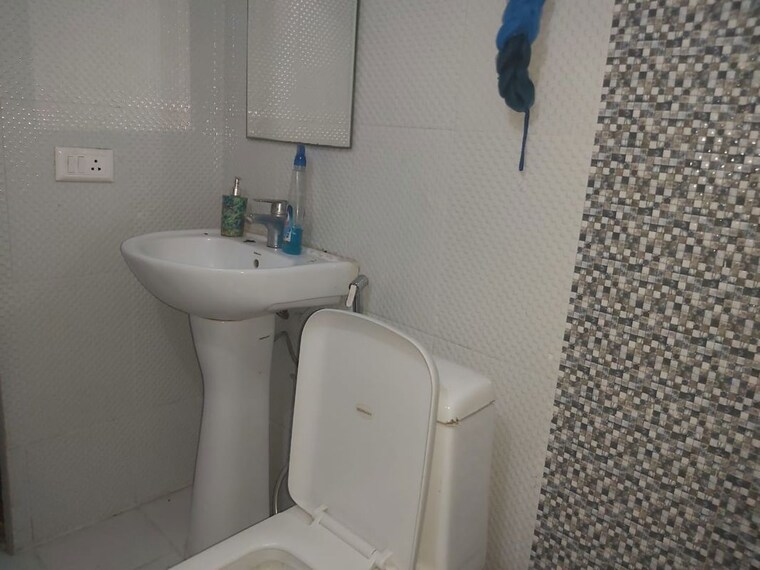 Bathroom, nirala-aspire 2.5 Bedroom 1180 Sq.Ft. Apartment In Sector 16 Greater Noida Greater Noida 10346812