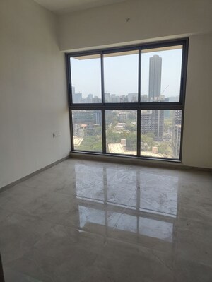 Room in 2 BHK Apartment at Sheth Auris Bliss, Malad West – for Rent