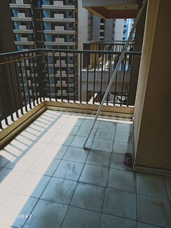 2 BHK Apartment For Rent in Gaur City 2 - 14th Avenue