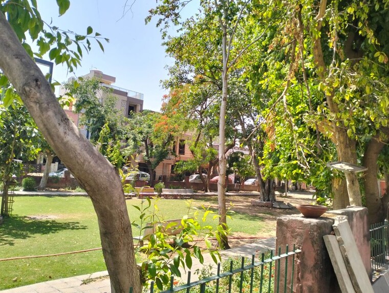 Garden, khushi-residency 3 Bedroom 1000 Sq.Ft. Builder Floor In Malviya Nagar Jaipur 10346820