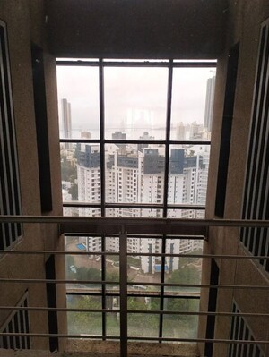 Room in 4 BHK Apartment at Sumer Trinity Towers, Prabhadevi – for Rent