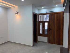 Room in 3 BHK Builder Floor at Vipul World Floors, Sector 48 – for Rent