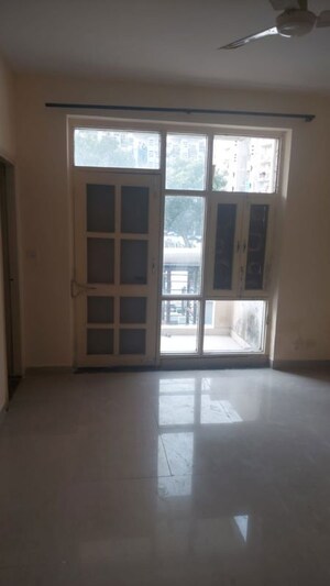 Room in 3 BHK Apartment at BPTP Parkland Pride, Sector 77 – for Sale