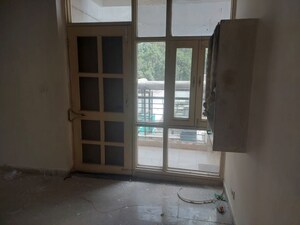Room in 3 BHK Apartment at BPTP Parkland Pride, Sector 77 – for Sale