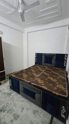 1 BHK Builder Floor For Rent in Saket