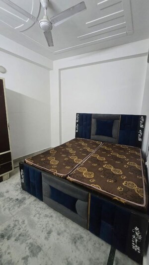 1 BHK Builder Floor For Rent in Saket