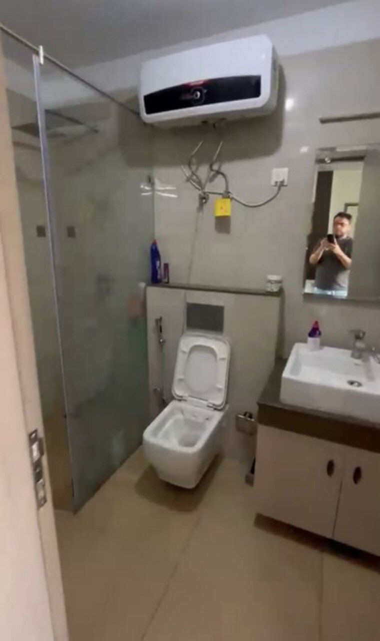 Bathroom, emaar-palm-heights 3 Bedroom 2025 Sq.Ft. Apartment In Sector 77 Gurgaon 10347043