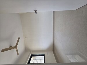 Room in 1 BHK Apartment at Goregaon West – for Rent
