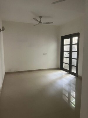 Room in 3 BHK Villa at Vipul Tatvam Villas, Sector 48 – for Sale