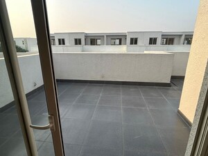 Kitchen in 4 BHK Villa at Godrej Golf Links Crest, Sector 27 Yamuna Expressway – for Rent