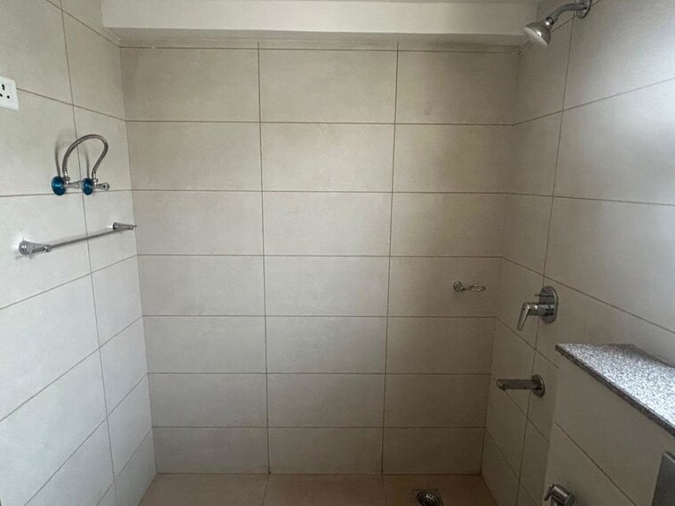Bathroom, godrej-golf-links-crest 4 Bedroom 100 Sq.Yd. Villa In Sector 27 Yamuna Expressway Greater Noida 10347076