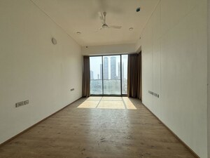 Room in 4 BHK Apartment at Rustomjee Crown, Prabhadevi – for Rent