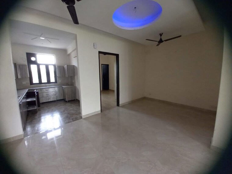 Room, sector 46 3 Bedroom 200 Sq.Mt. Independent House In Sector 46 Noida 10347143